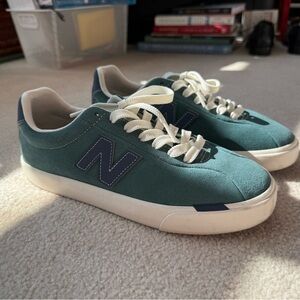 New Balance Men's Blue-Green Sneakers